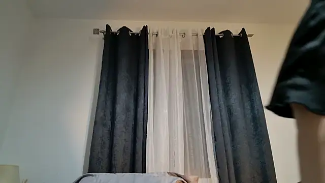 Renattasweetboobs online show from December 3, 2025, 8:52 pm