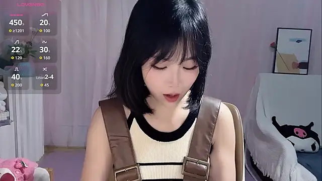Snapshot of LaoSHI-999 chatting on September 15, 2025, 10:05 am LaoSHI-999 online show from September 15, 2025, 10:05 am
