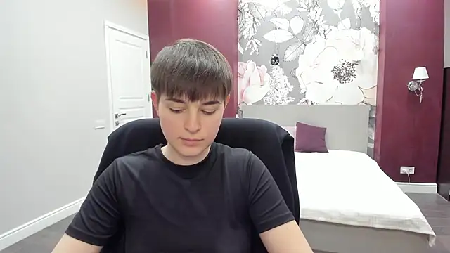 EmiliaYours online show from January 13, 2026, 3:38 pm