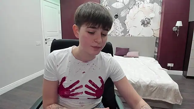 Snapshot of EmiliaYours chatting on November 3, 2025, 2:42 pm EmiliaYours online show from November 3, 2025, 2:42 pm