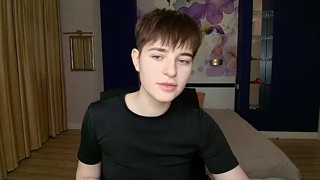 Snapshot of EmiliaYours chatting on December 2, 2025, 3:36 pm EmiliaYours online show from December 2, 2025, 3:36 pm