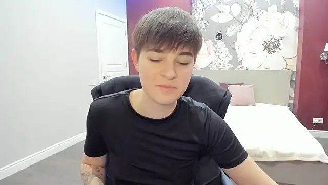 Snapshot of EmiliaYours chatting on November 25, 2025, 3:01 pm EmiliaYours online show from November 25, 2025, 3:01 pm