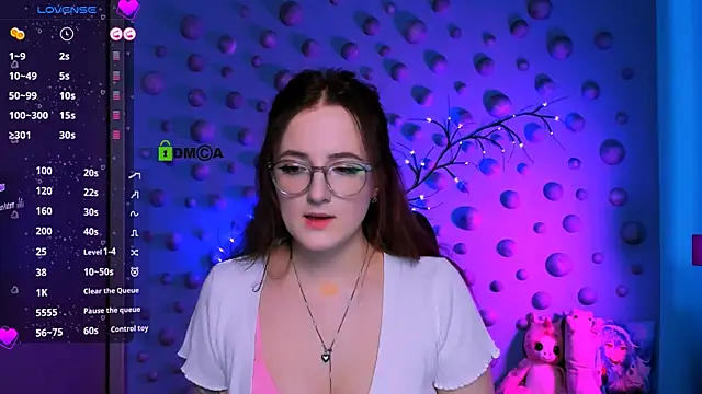 luna berryy online show from December 19, 2025, 8:22 pm