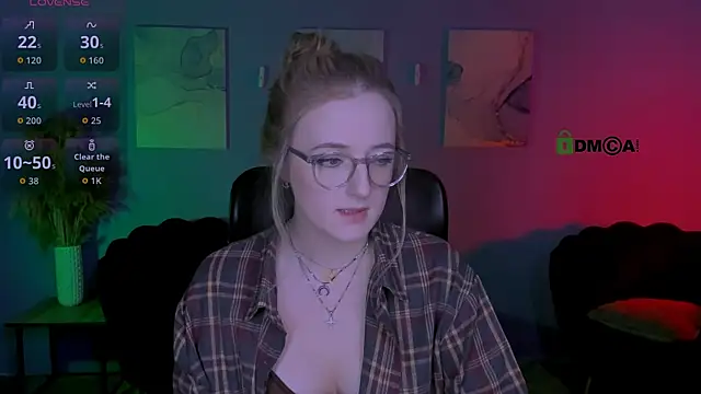 luna berryy online show from April 4, 2026, 7:53 pm