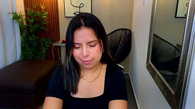 Sharlotte Milk online show from November 17, 2025, 10:41 am