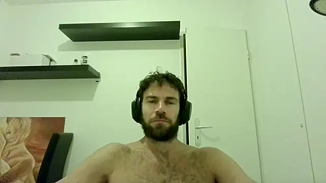 Snapshot of alpha-hunk chatting on October 18, 2025, 7:16 pm alpha-hunk online show from October 18, 2025, 7:16 pm