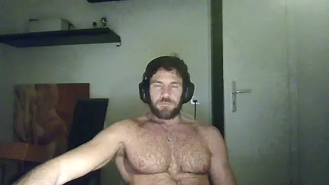 Snapshot of alpha-hunk chatting on October 25, 2025, 8:42 pm alpha-hunk online show from October 25, 2025, 8:42 pm