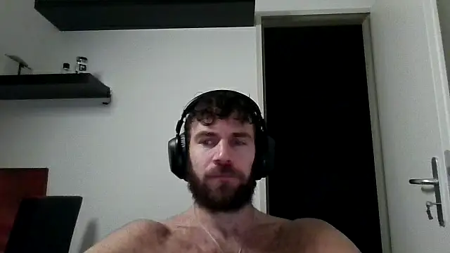 Snapshot of alpha-hunk chatting on November 1, 2025, 9:30 pm alpha-hunk online show from November 1, 2025, 9:30 pm