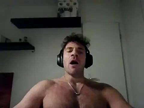 Snapshot of alpha-hunk chatting on November 9, 2025, 9:19 pm alpha-hunk online show from November 9, 2025, 9:19 pm