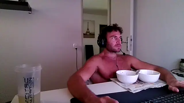 Snapshot of alpha-hunk chatting on June 26, 2026, 10:32 am alpha-hunk online show from June 26, 2026, 10:32 am