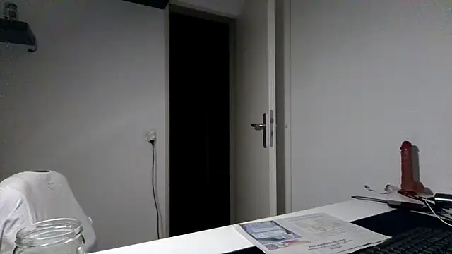 alpha-hunk online show from April 18, 2026, 7:58 pm