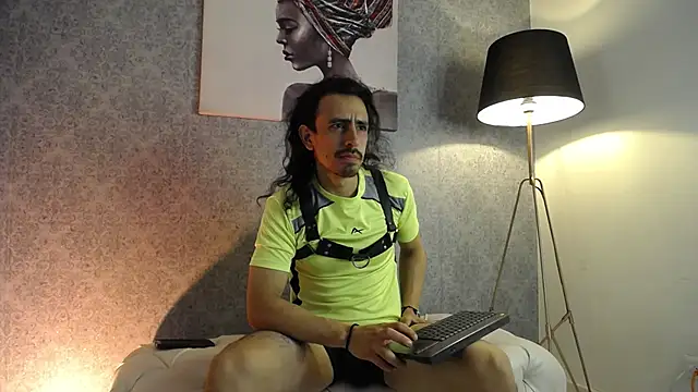 Snapshot of Sr_Magnus_ chatting on March 20, 2025, 3:56 am Sr Magnus online show from March 20, 2025, 3:56 am