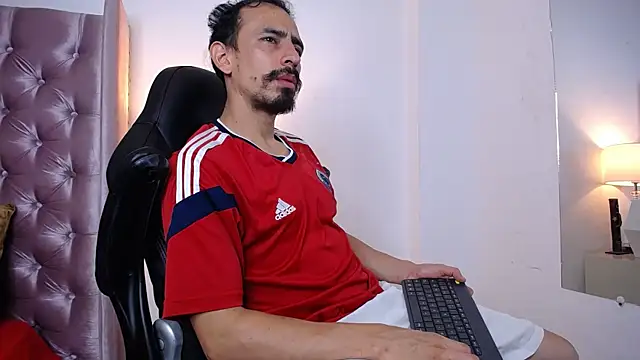 Snapshot of Sr_Magnus_ chatting on September 29, 2025, 5:14 am Sr Magnus online show from September 29, 2025, 5:14 am