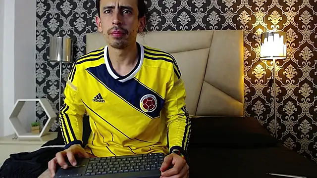 Snapshot of Sr_Magnus_ chatting on March 11, 2025, 4:41 am Sr Magnus online show from March 11, 2025, 4:41 am