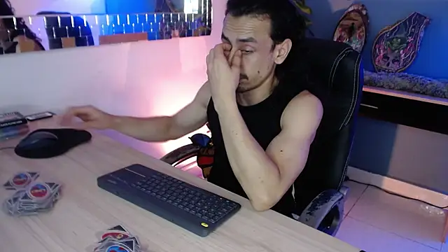 Snapshot of Sr_Magnus_ chatting on March 14, 2025, 1:05 am Sr Magnus online show from March 14, 2025, 1:05 am