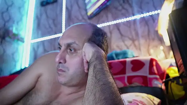 Snapshot of cameraman_evenimente123 chatting on December 3, 2025, 12:44 am cameraman evenimente123 online show from December 3, 2025, 12:44 am