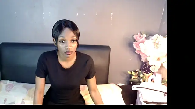 Snapshot of Ebonypreciousx chatting on October 22, 2025, 6:18 pm Ebonypreciousx online show from October 22, 2025, 6:18 pm