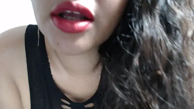 Snapshot of RominaKleiin chatting on September 11, 2025, 11:16 pm RominaKleiin online show from September 11, 2025, 11:16 pm