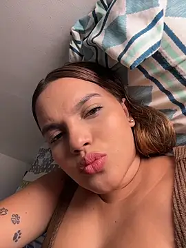 Snapshot of vivicolibri chatting on October 29, 2025, 2:16 pm vivicolibri online show from October 29, 2025, 2:16 pm