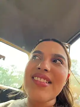 Snapshot of vivicolibri chatting on December 16, 2025, 7:29 pm vivicolibri online show from December 16, 2025, 7:29 pm