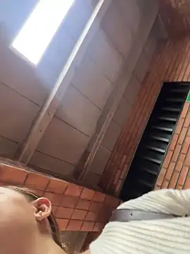 Snapshot of vivicolibri chatting on November 25, 2025, 1:55 pm vivicolibri online show from November 25, 2025, 1:55 pm