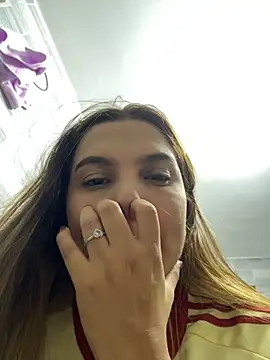 Snapshot of vivicolibri chatting on November 16, 2025, 5:45 am vivicolibri online show from November 16, 2025, 5:45 am