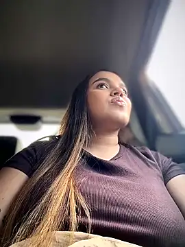 Snapshot of vivicolibri chatting on February 11, 2026, 8:20 pm vivicolibri online show from February 11, 2026, 8:20 pm