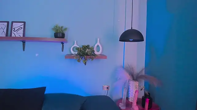 maddy walker online show from November 13, 2025, 1:26 pm