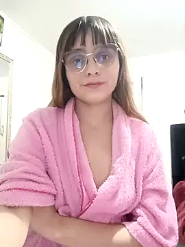 Snapshot of Lucyy-hess chatting on January 5, 2025, 3:43 am Lucyy-hess online show from January 5, 2025, 3:43 am