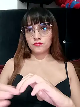 Snapshot of Lucyy-hess chatting on February 7, 2025, 8:42 pm Lucyy-hess online show from February 7, 2025, 8:42 pm