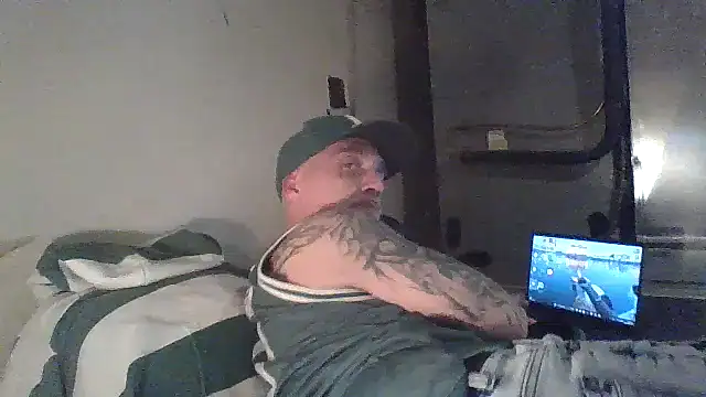 CandiedPompano online show from October 22, 2025, 1:27 am