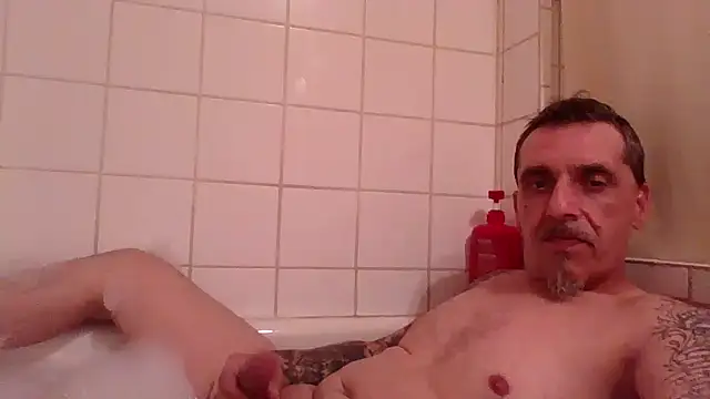 Snapshot of CandiedPompano chatting on June 19, 2026, 5:02 am CandiedPompano online show from June 19, 2026, 5:02 am