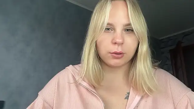 Snapshot of Thalia__Star chatting on November 9, 2025, 11:36 am Thalia Star online show from November 9, 2025, 11:36 am