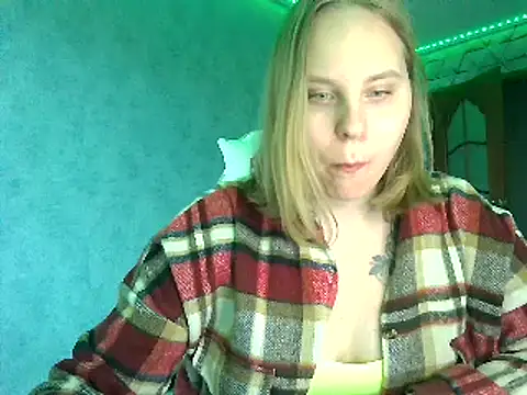 Snapshot of Thalia__Star chatting on March 20, 2025, 7:03 am Thalia Star online show from March 20, 2025, 7:03 am