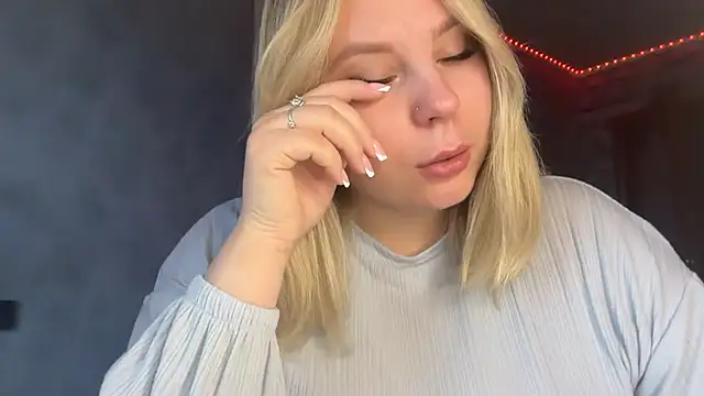 Snapshot of Thalia__Star chatting on November 29, 2025, 9:09 am Thalia Star online show from November 29, 2025, 9:09 am