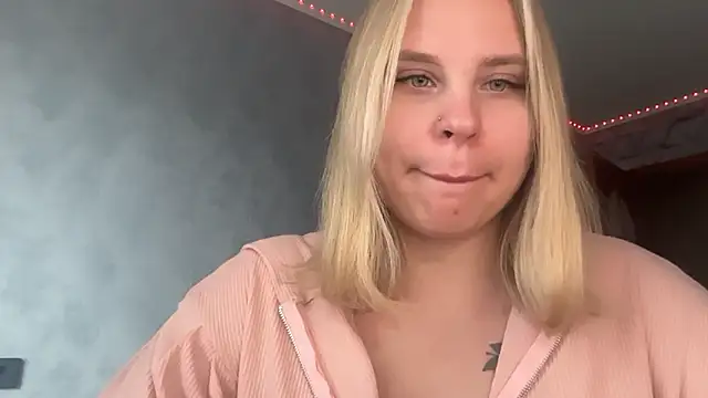 Snapshot of Thalia__Star chatting on October 30, 2025, 8:34 am Thalia Star online show from October 30, 2025, 8:34 am