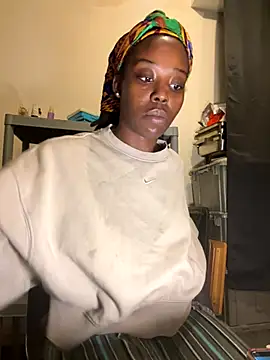 Snapshot of choclatepeaach chatting on November 11, 2025, 12:55 pm choclatepeaach online show from November 11, 2025, 12:55 pm