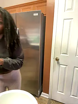 Snapshot of choclatepeaach chatting on November 3, 2025, 6:33 pm choclatepeaach online show from November 3, 2025, 6:33 pm