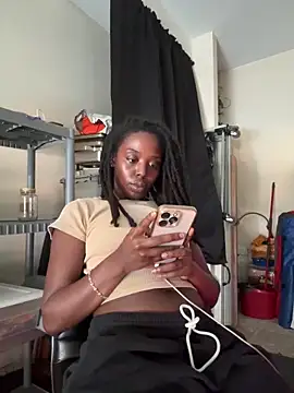 Snapshot of choclatepeaach chatting on November 7, 2025, 3:38 pm choclatepeaach online show from November 7, 2025, 3:38 pm