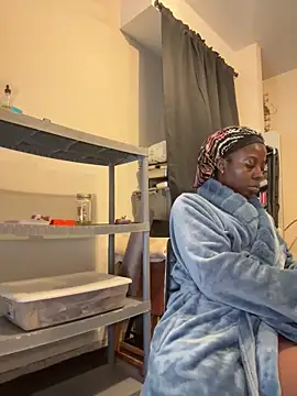 choclatepeaach online show from April 5, 2026, 12:34 pm