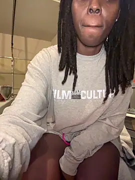 Snapshot of choclatepeaach chatting on November 5, 2025, 6:49 am choclatepeaach online show from November 5, 2025, 6:49 am