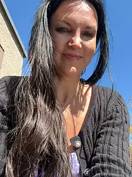 Snapshot of -OLYA- chatting on April 22, 2026, 9:16 am -OLYA- online show from April 22, 2026, 9:16 am