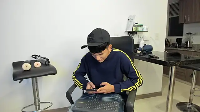 Lyam ap online show from January 17, 2025, 8:02 am