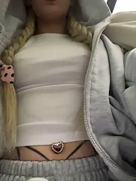 Snapshot of babydolll chatting on November 1, 2025, 1:05 pm babydolll online show from November 1, 2025, 1:05 pm