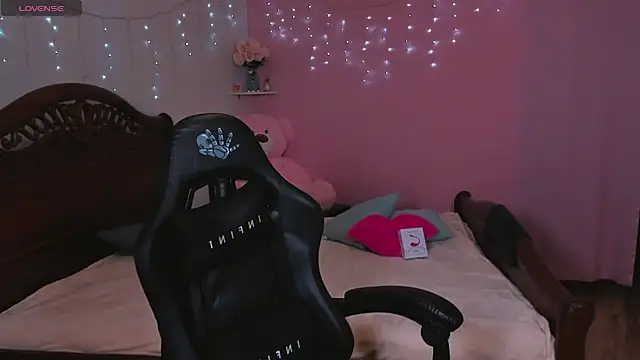 Monica Smash online show from December 3, 2024, 1:14 am