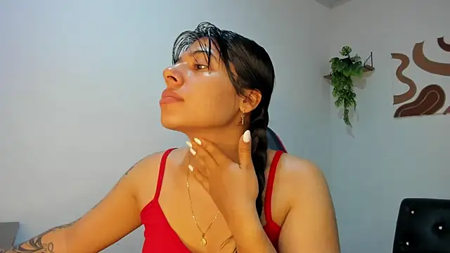 Snapshot of Caro_kitty- chatting on December 15, 2025, 1:06 pm Caro kitty- online show from December 15, 2025, 1:06 pm