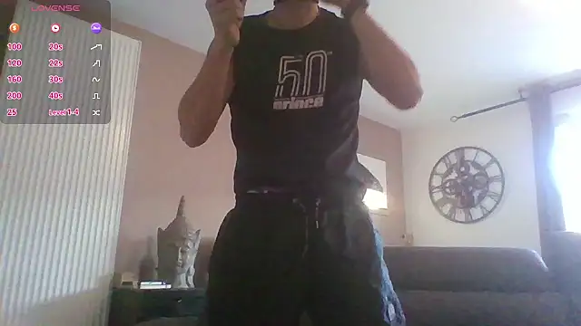 Snapshot of ApollonFit_x69 chatting on October 8, 2025, 4:29 pm ApollonFit x69 online show from October 8, 2025, 4:29 pm