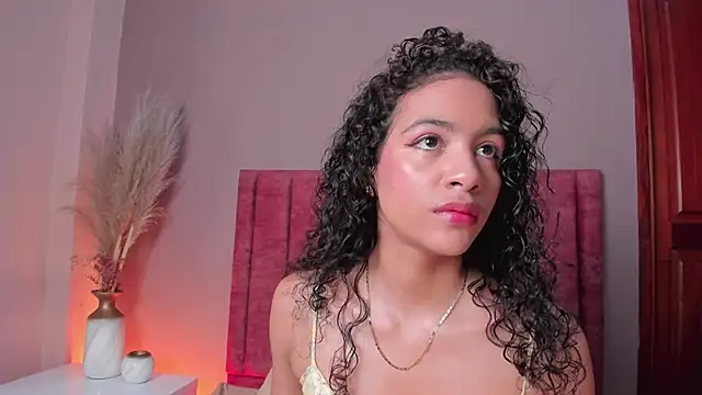 AntonellaHall  online show from November 10, 2025, 12:32 pm