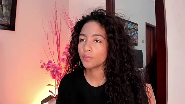 AntonellaHall  online show from April 2, 2026, 6:36 pm