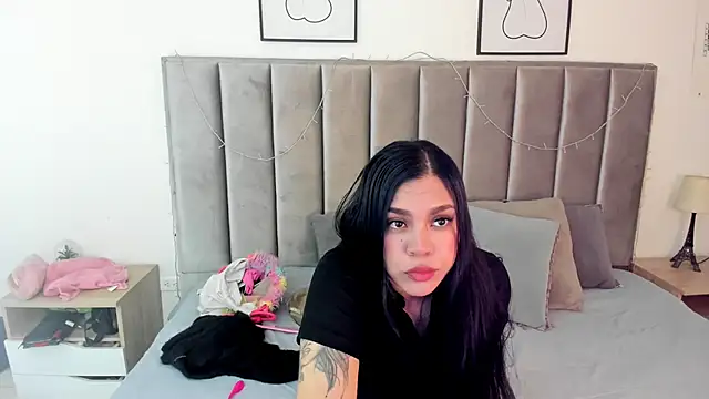 Snapshot of Emmy-Turnner chatting on March 22, 2025, 12:57 pm Emmy-Turnner online show from March 22, 2025, 12:57 pm